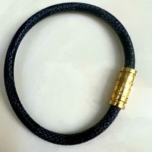 Louis Vuitton Keep It Bracelet
Damier Ebene